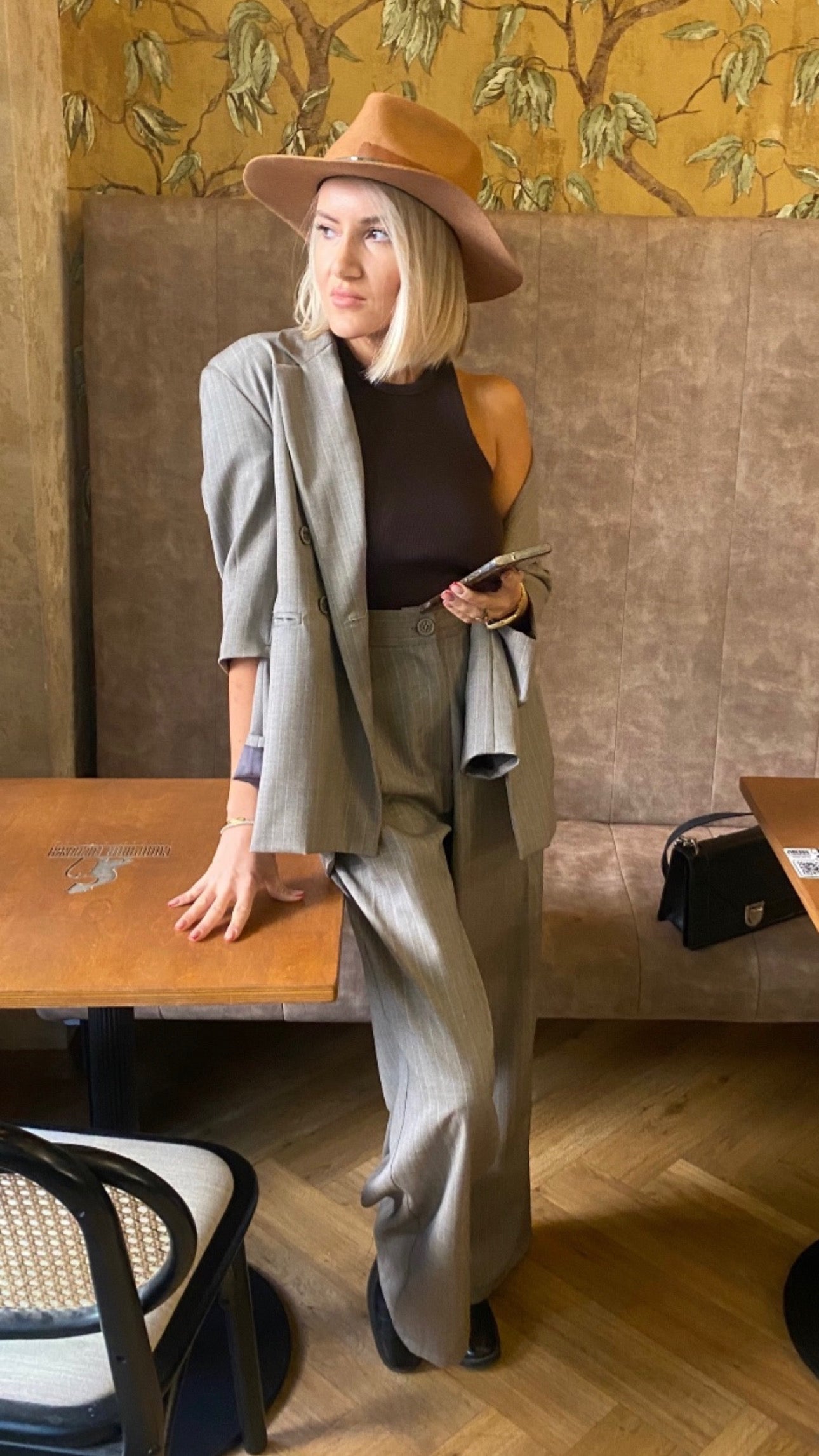 Stylish wool suit by two pices