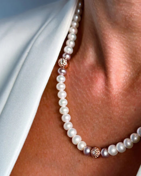 NECKLACE WITH GENUINE FRESHWATER PEARLS