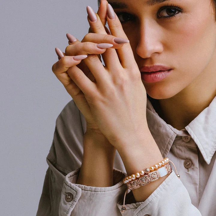 FLAT-BEAD MACRAME BRACELET IN ROSE GOLD, RUBY AND MOONSTONE "SAKURA SAXA"