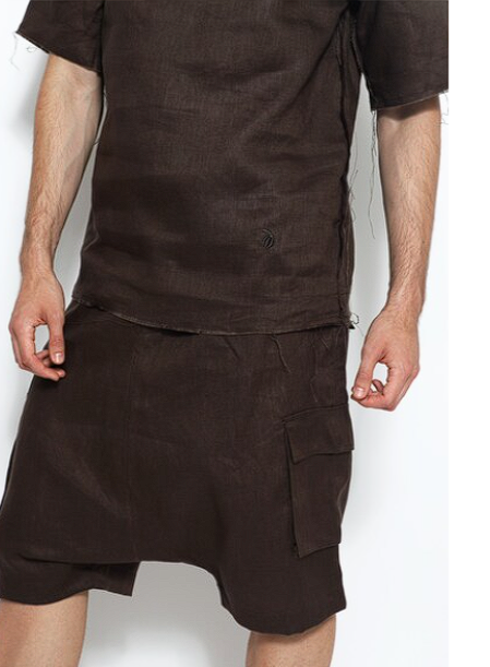 Linen t-shirt and cargo shorts