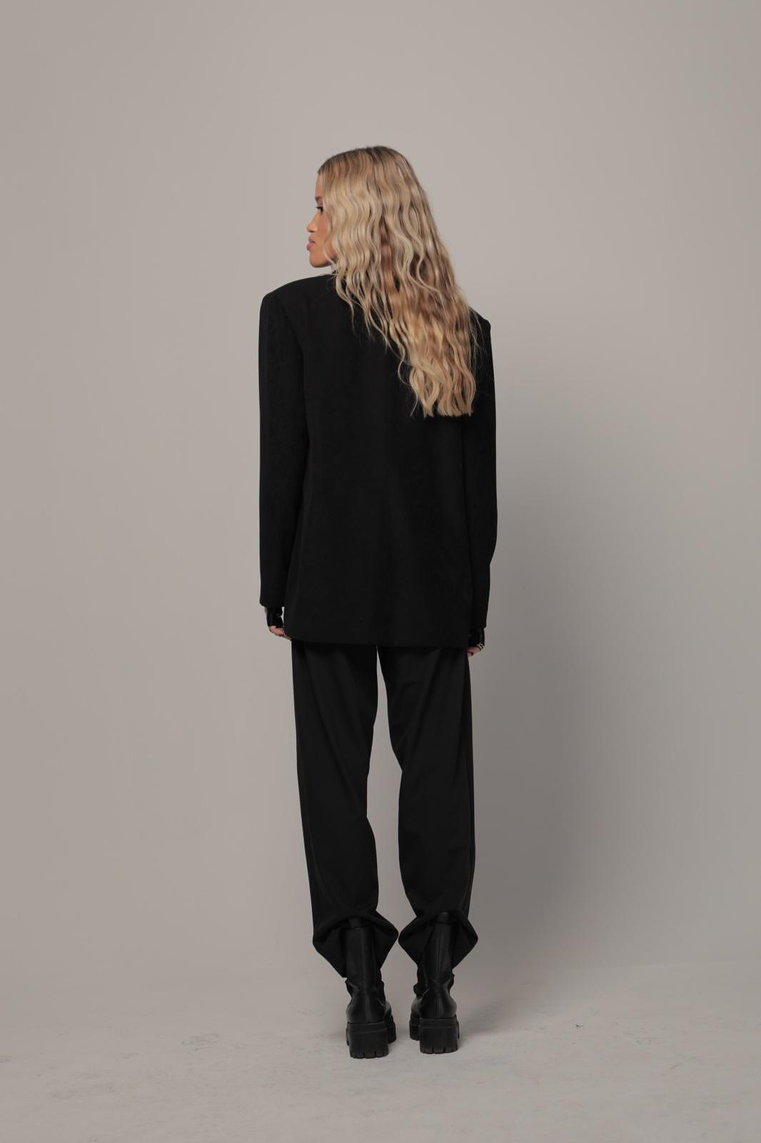 Черно сако с подплънки