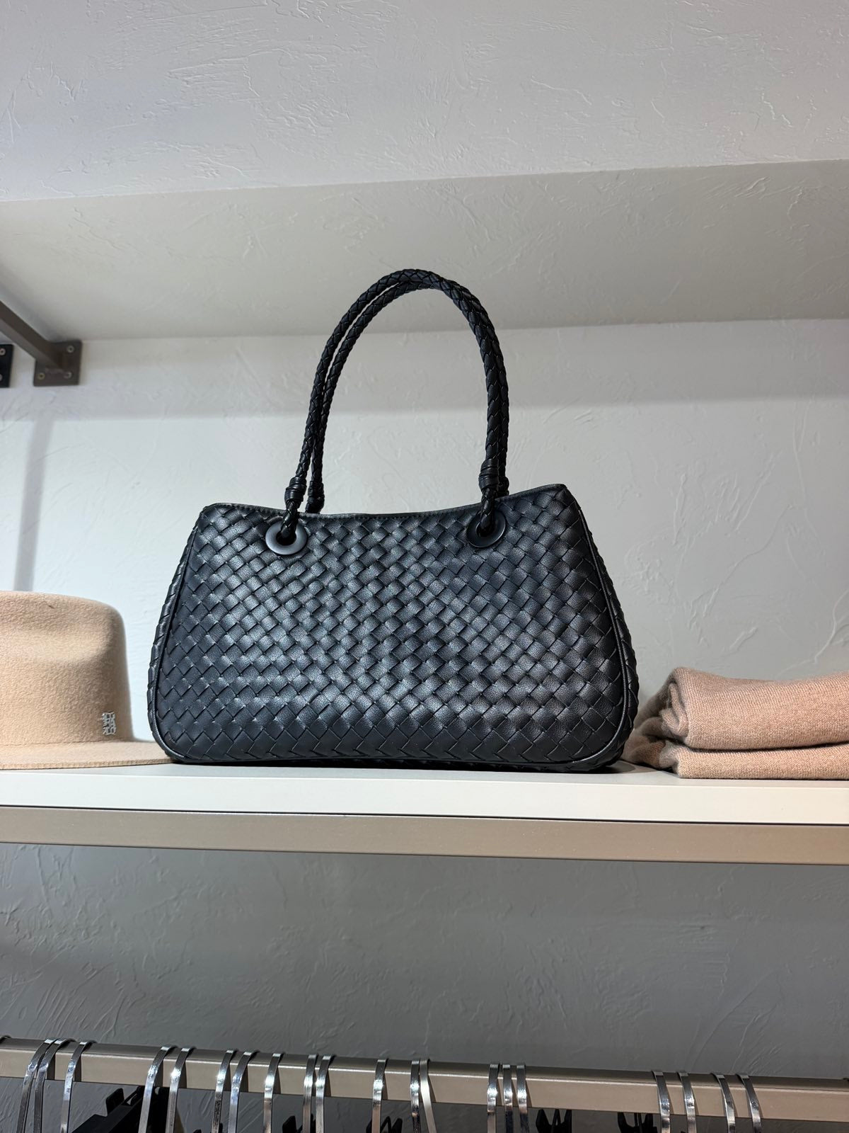 Black leather bag Trendy Confession middle size
