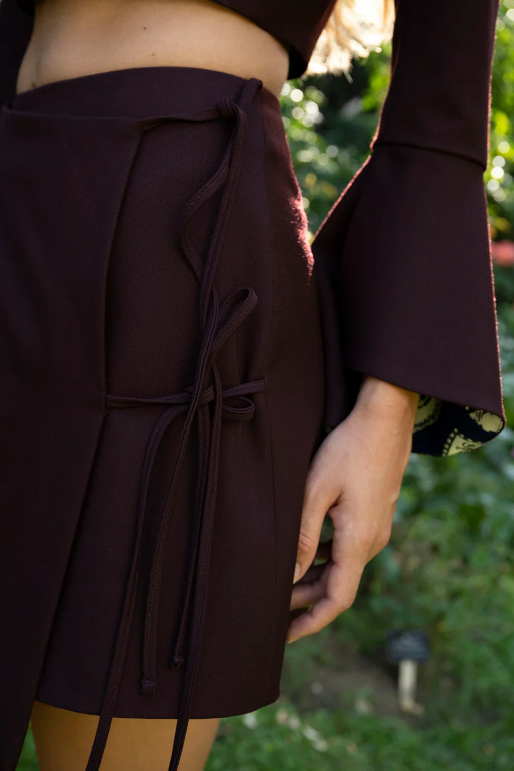 "Tarot" burgundy skirt with bows by Airène