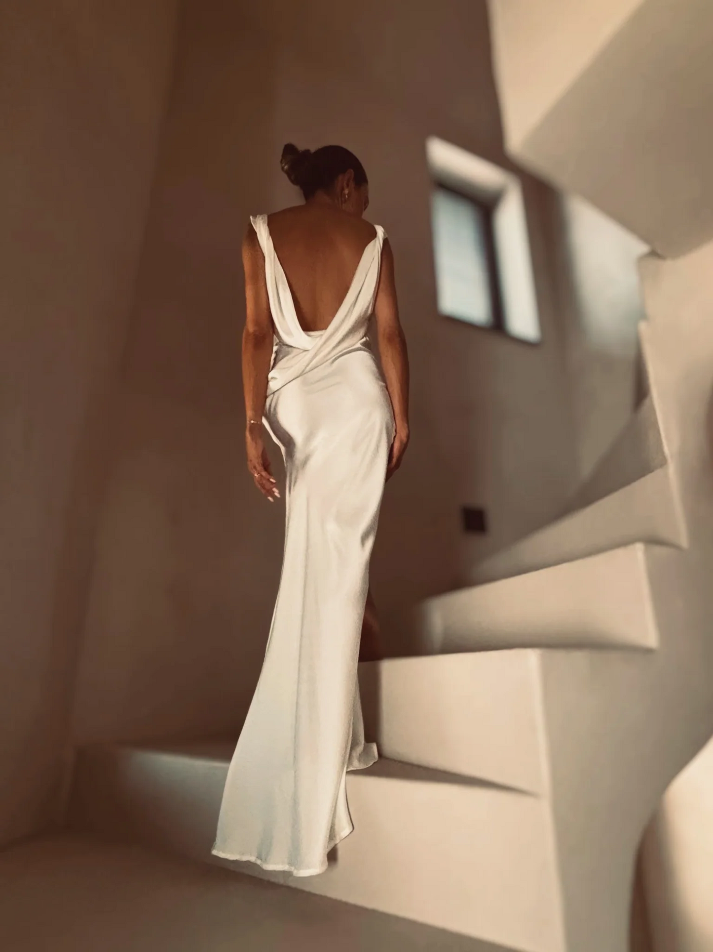 “Pearly White“ dress Helena