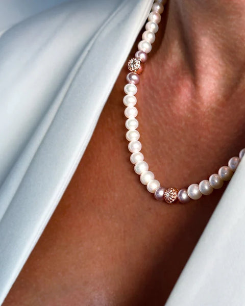 NECKLACE WITH GENUINE FRESHWATER PEARLS