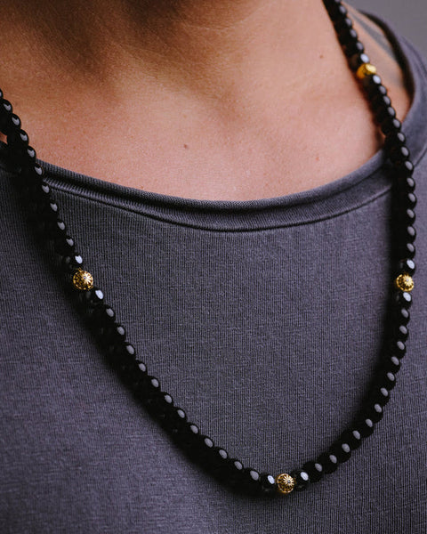 NECKLACE WITH ONYX AND HEMATITE IN GOLD