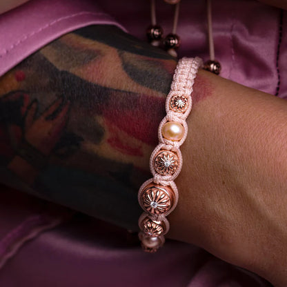 MACRAME BRAIDED BRACELET IN ROSE GOLD WITH PINK PEARLS "SAKURA POLARIS"