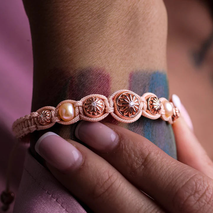 MACRAME BRAIDED BRACELET IN ROSE GOLD WITH PINK PEARLS "SAKURA POLARIS"